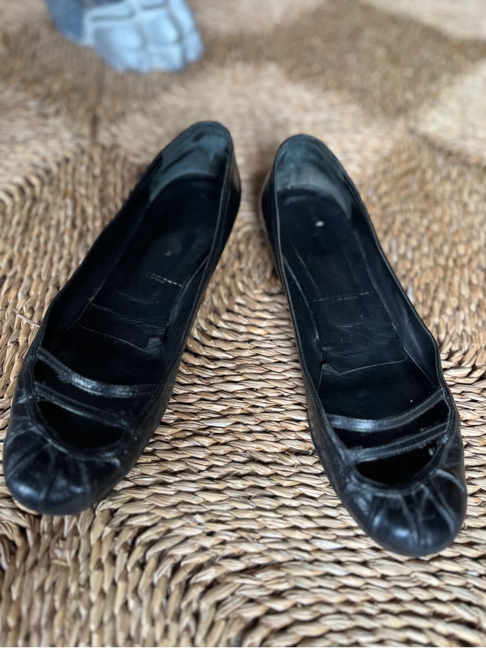 Sigerson Morrison Black Leather Ballet Flats